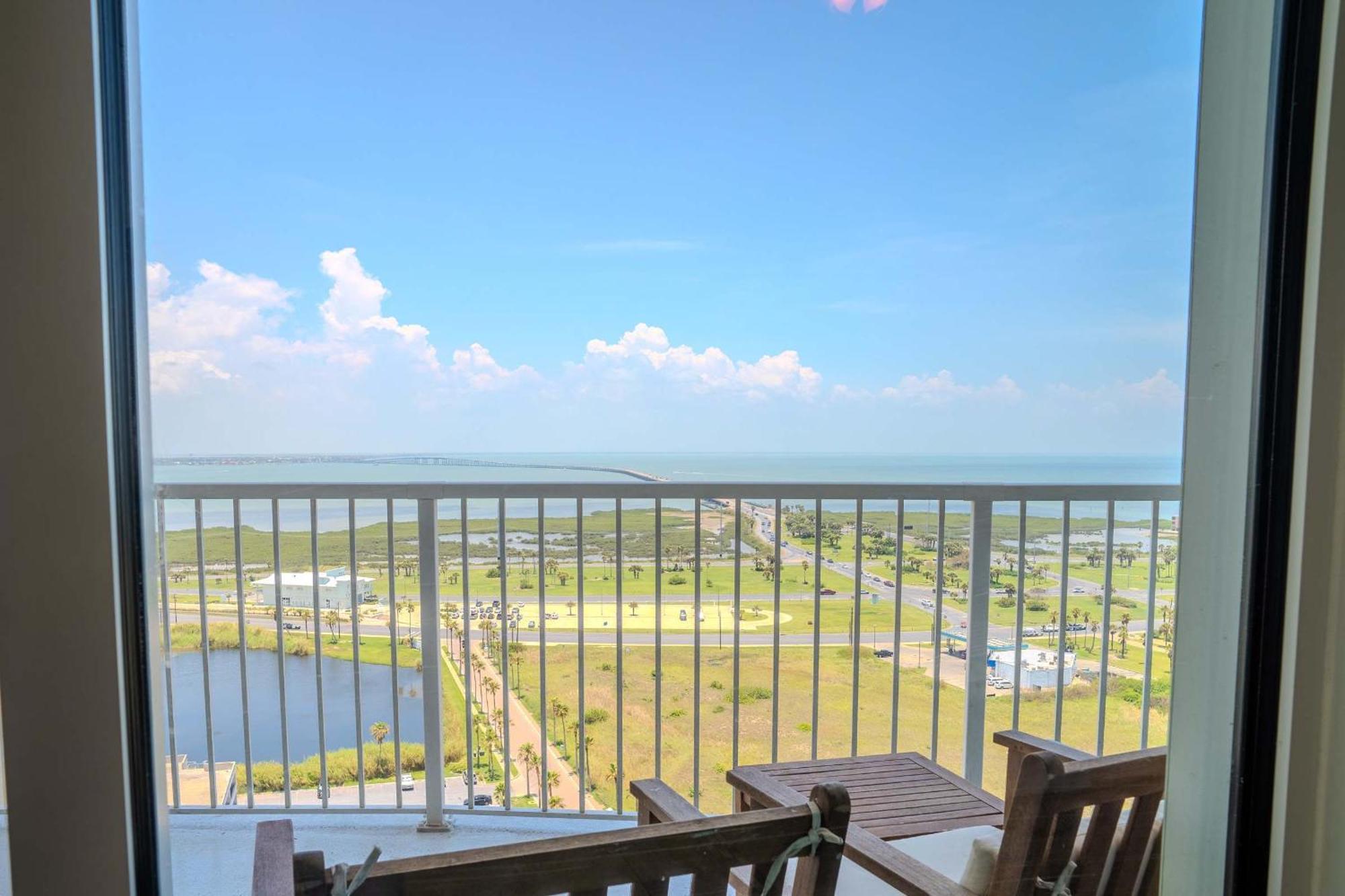 1801 Sapphire Beachfront 3 Bedroom Appartement